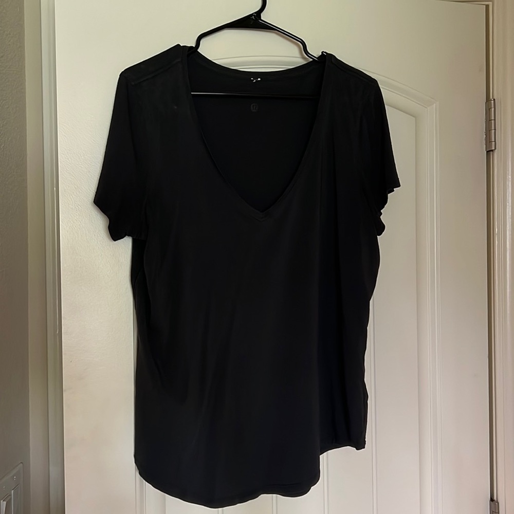 Black Lululemon v neck